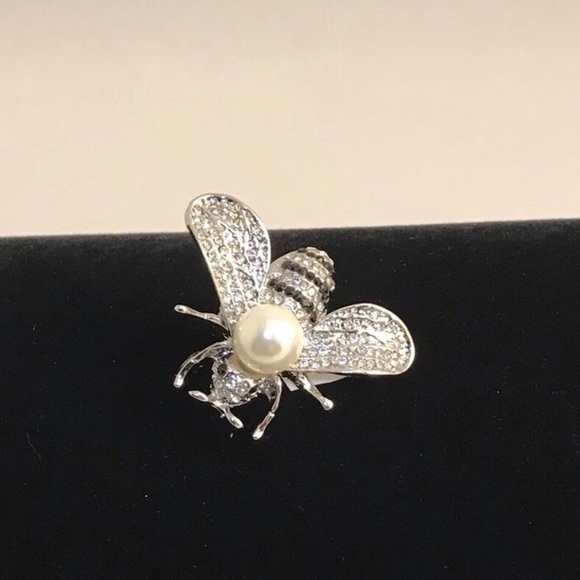 Silver Bee Brooch - Picture 8 of 8